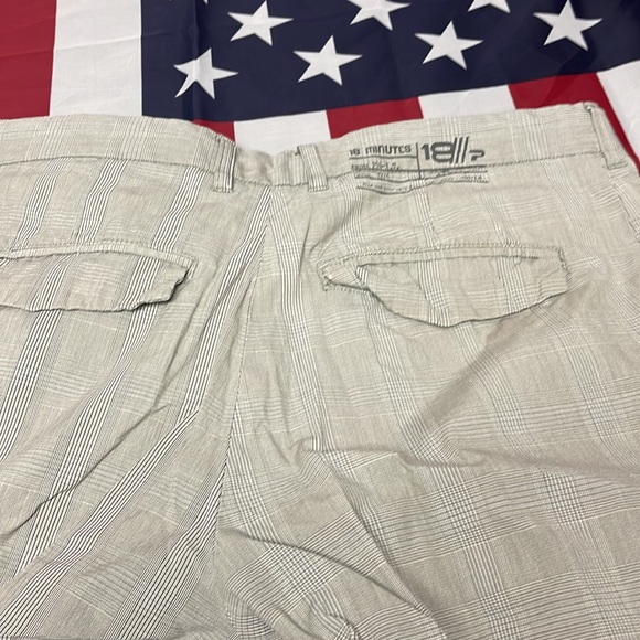 Mens dress up shorts plaid grey - Picture 4 of 5